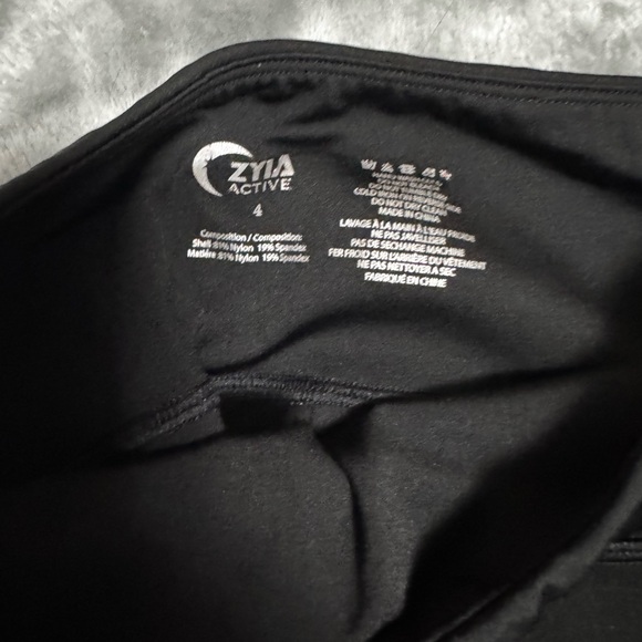 EUC Zyia Derby sz 4 - Picture 5 of 5